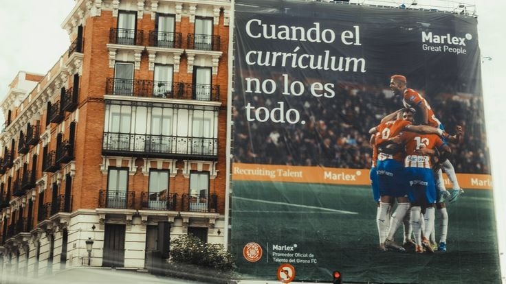 ملصق جداري من قلب مدريد "عندما لا تكون السيرة الذاتية هي كل شيء"