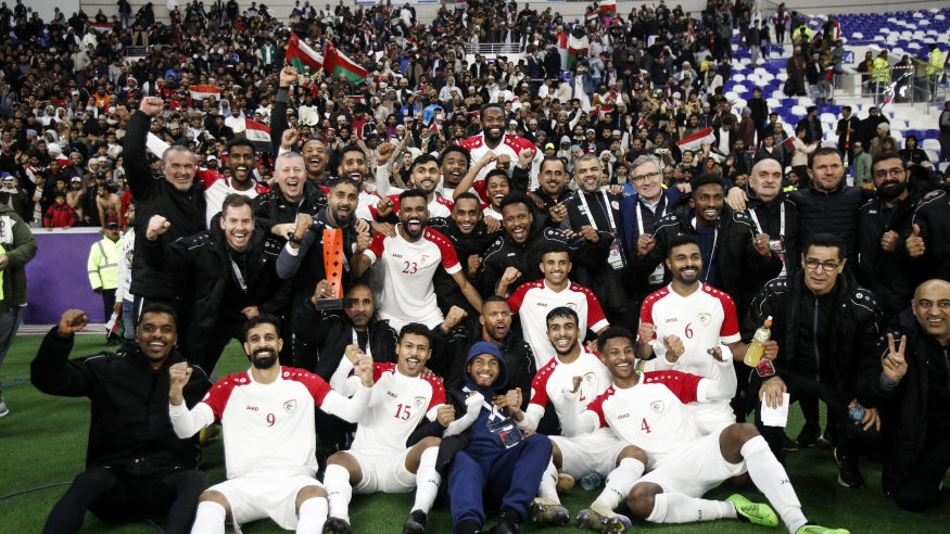لاعبو منتخب عمان يحتفلون بتأهلهم إلى نهائي كأس الخليج ون ون winwin