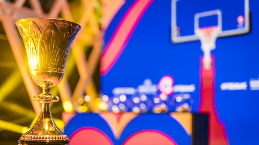 مجسم كأس العالم لكرة السلة (twitter/ FIBAWC) ون ون winwin