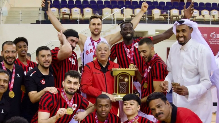 احتفالات فريق الريان بلقب الدوري القطري لكرة السلة (Twitter/@Alrayyansports)