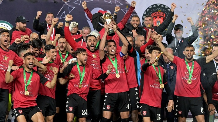 اتحاد العاصمة الجزائري بطل كأس الاتحاد الإفريقي 2023 (twitter/CAFCLCC_ar) ون ون winwin