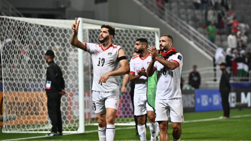 فرحة لاعبي منتخب فلسطين بالتأهل إلى دور الـ 16 لبطولة كأس آسيا 2024 (Facebook/PFA) ون ون winwin