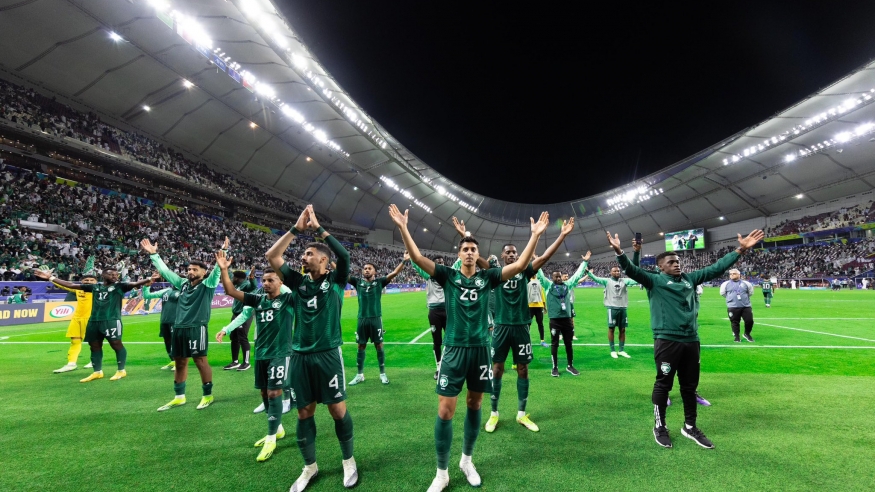 احتفال لاعبي "الأخضر" بعد فوز السعودية ضد عمان في كـس آسيا قطر 2023 (X/SaudiNT) ون ون winwin