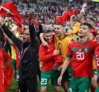 المنتخب المغربي يحتفل بالتأهل إلى نصف نهائي مونديال قطر (Getty) ون ون winwin