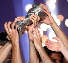 مجسم لقب كأس الخليج (Getty)