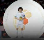 محمد "كنوش" لاعب المنتخب العراقي الأولمبي لحظة تسلمه جائزة الأفضل في البطولة (Twitter/West Asian Football Federation)