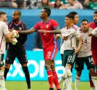 لاعبو أمريكا والمكسيك دخلاو في شجار جماعي خلال مباراتهما بقبل نهائي دوري الأمم (Getty) وين وين winwin