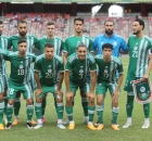 صورة جماعية لتشكيلة لاعبي منتخب الجزائر قبل مواجهة أوغندا اليوم والتي انتهت بفوز "الخضر" (Facebook/FAF) وين وين winwin