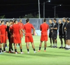شيبا يوجه أخر تعليماته للاعبيه قبل مباراة إيران (facebook - equipe du maro)
