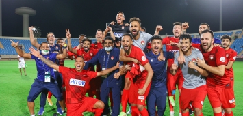 فرحة لاعبي ضمك بعد الفوز على الرائد واعتلاء صدارة الدوري السعودي بشكل مؤقت (SPL)