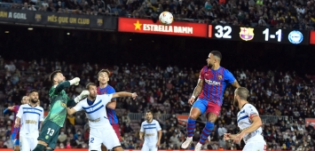 برشلونة يتعادل على أرضه مع ديبورتيفو آلافيس في الدوري الإسباني (Getty)