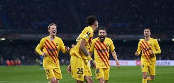 فرحة لاعبي برشلونة خلال تسجيل الاهداف بمرمى نابولي