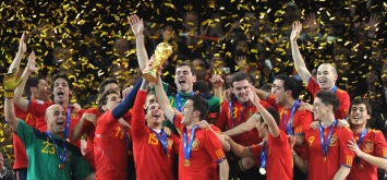 المنتخب الإسباني بطل العالم 2010 winwin وين وين