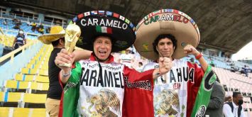 جماهير منتخب المكسيك مُجسم كأس العالم كرة قدم ون ون winwin