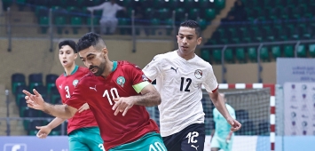 لقطة من مباراة المغرب ومصر في نصف نهائي البطولة العربية لكرة الصالات 2022 (twitter/UAFAAC)