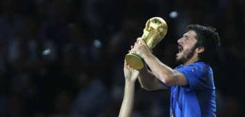 الإيطالي جينارو غاتوزو Gennaro Gattuso تتويج منتخب إيطاليا كأس العالم ألمانيا 2006 ون ون winwin