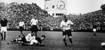 لقطة من مباراة ألمانيا والمجر في نهائى كأس العالم 1954 (Getty) ون ون winwin