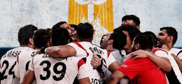 منتخب مصر خسر أمام إسبانيا في نهائي كرة اليد بدورة ألعاب المتوسط وهران 2022 ليكتفي بالميدالية الفضية(twitter/FilGoal)