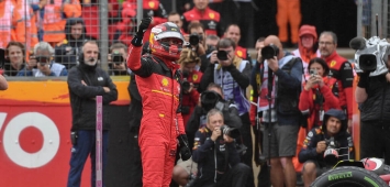 الإسباني كارلوس ساينز Carlos Sainz سائق فيراري 2022 جائزة بريطانيا فورمولا 1 ون ون winwin
