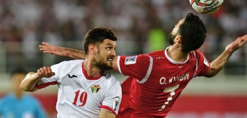 عمر خربين وأنس بني ساسين في مباراة سابقة بين الأردن وسوريا (Getty) وين وين winwin