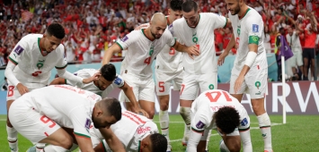 لاعبو منتخب المغرب يحتفلون بالفوز على بلجيكا في كأس العالم 2022 (Getty) ون ون winwin