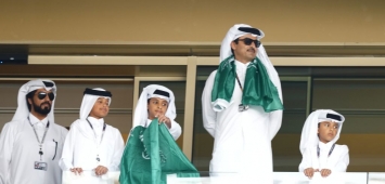 الشيخ تميم بن حمد أمير دولة قطر خلال مباراة السعودية والأرجنتين (Getty) ون ون winwin
