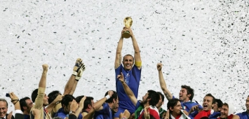 فابيو كانافارو بطلا للعالم رفقة المنتخب الإيطالي في عام 2006 (Getty) ون ون winwin