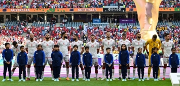 لاعبو تونس أثناء أداء النشيد الوطني قبل مباراة أستراليا في كأس العالم قطر 2022 (Getty) ون ون winwin