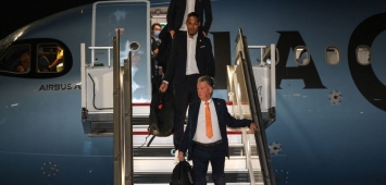 لحظة وصول منتخب هولندا لمطار حمد الدولي بقطر (Getty) ون ون winwin