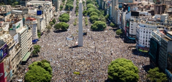 حشود كبيرة كانت في استقبال المنتخب الأرجنتيني بطل العالم 2022 (Getty) ون ون winwin