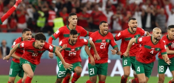 فرحة لاعبي المغرب بالفوز على إسبانيا في ثمن نهئاي مونديال قطر (Getty) ون ون winwin
