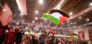 الجمهور الفلسطيني يحتفل بتأهل المغرب إلى نصف نهائي كأس العالم (Getty/غيتي) ون ون winwin