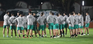 جانب من تدريبات منتخب الجزائر المحلي قبل مواجهة إثيوبيا في شان 2022 (twitter/ faf) ون ون winwin