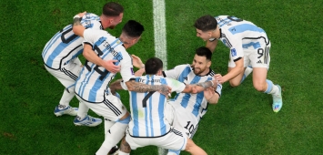 فرحة لاعبي منتخب الأرجنتين مباشرة بعد التتويج بلقب مونديال قطر 2022 (Getty) ون ون win win