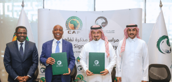 الأفريقي باتريس موتسيبي والسعودي ياسر المسحل يوقعان اتفاقية تعاون (twitter/CAF_Online) ون ون winwin