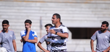 المدرب طارق جبان مع لاعبي فريق الكرامة (winwin)