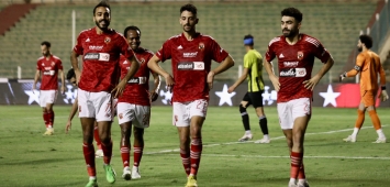 احتفال لاعب الأهلي طاهر محمد طاهر (twitter/AlAhly) وين وين WINWIN