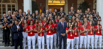 تكريم منتخب إسبانيا للسيدات كأس العالم 2023 ون ون winwin