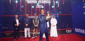 من مراسم تتويج المصري علي فرج بلقب بطولة قطر كلاسيك للاسكواش 2023 (winwin) ون ون winwin