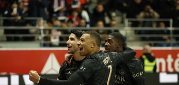 فرحة لاعبي باريس سان جيرمان بهاتريك كيليان مبابي في مرمى رينس (X - @PSG_arab)