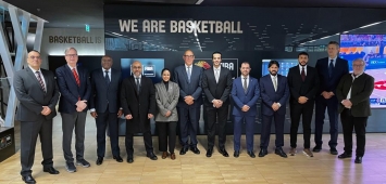 أعضاء مجلس كأس العالم لكرة السلة 2027 واللجنة القطرية المحلية خلال اجتماعهما بالدوحة(الإتحاد القطري لكرة السلة)