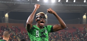 مهاجم منتخب نيجيريا فيكتور أوسيمين قاد فريقه للفوز على الكاميرون