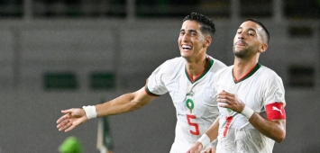 فرحة لاعبا منتخب المغرب حكيم زياش ونايف أكرد بالفوز على زامبيا (Getty) ون ون winwin