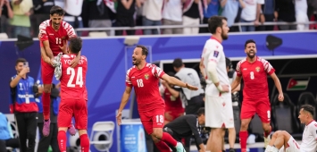 فرحة لاعبي المنتخب الأردني بالتأهل إلى نصف نهائي كأس آسيا 2024 (X/QNA_Sports) ون ون winwin
