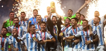 نجم الأرجنتين وبطل مونديال 2022 مهدّد بانتهاء مسيرته الكروية (Getty) وين وين winwin
