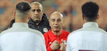 مدرب منتخب مصر حسام حسن خلال تدريبات "الفراعنة" (X/EFA) وين وين winwin