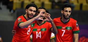 نجوم المنتخب المغربي يحتفلون بالفوز على غانا في كأس الأمم الأفريقية للصالات (X/caf_online_AR) ون ون winwin