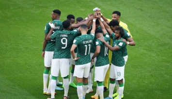 لاعبو المنتخب السعودي خلال مواجهة الأرجنتين في كأس العالم 2022 ون ون winwin