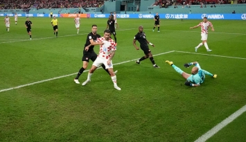 ماركو ليفايا يُضاعف النتيجة لكرواتيا بالهدف الثاني أمام كندا في كأس العالم