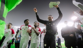 فرحة عمانية بالفوز على البحرين في كأس الخليج